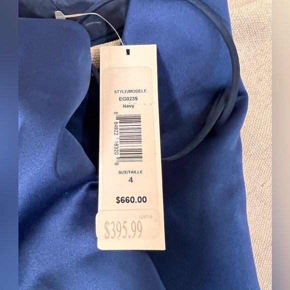 NWT Badgley Mischka Navy Blue One Beaded Shoulder Gown Size 4 - Picture 13 of 14